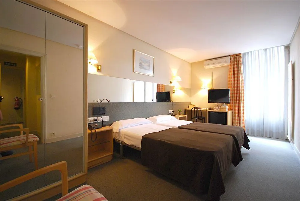 Hotel Avenida 팜플로나